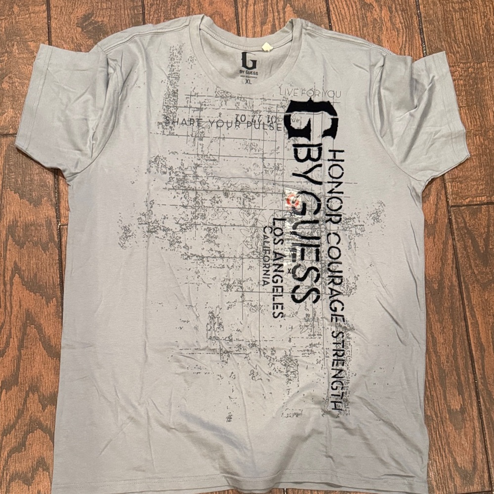 GUESS Light Gray Graphic Tee